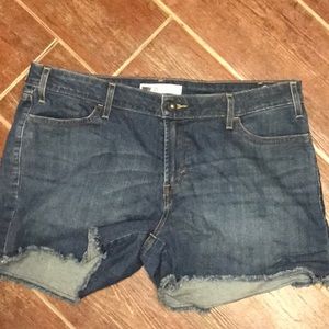 Levi cut off shorts